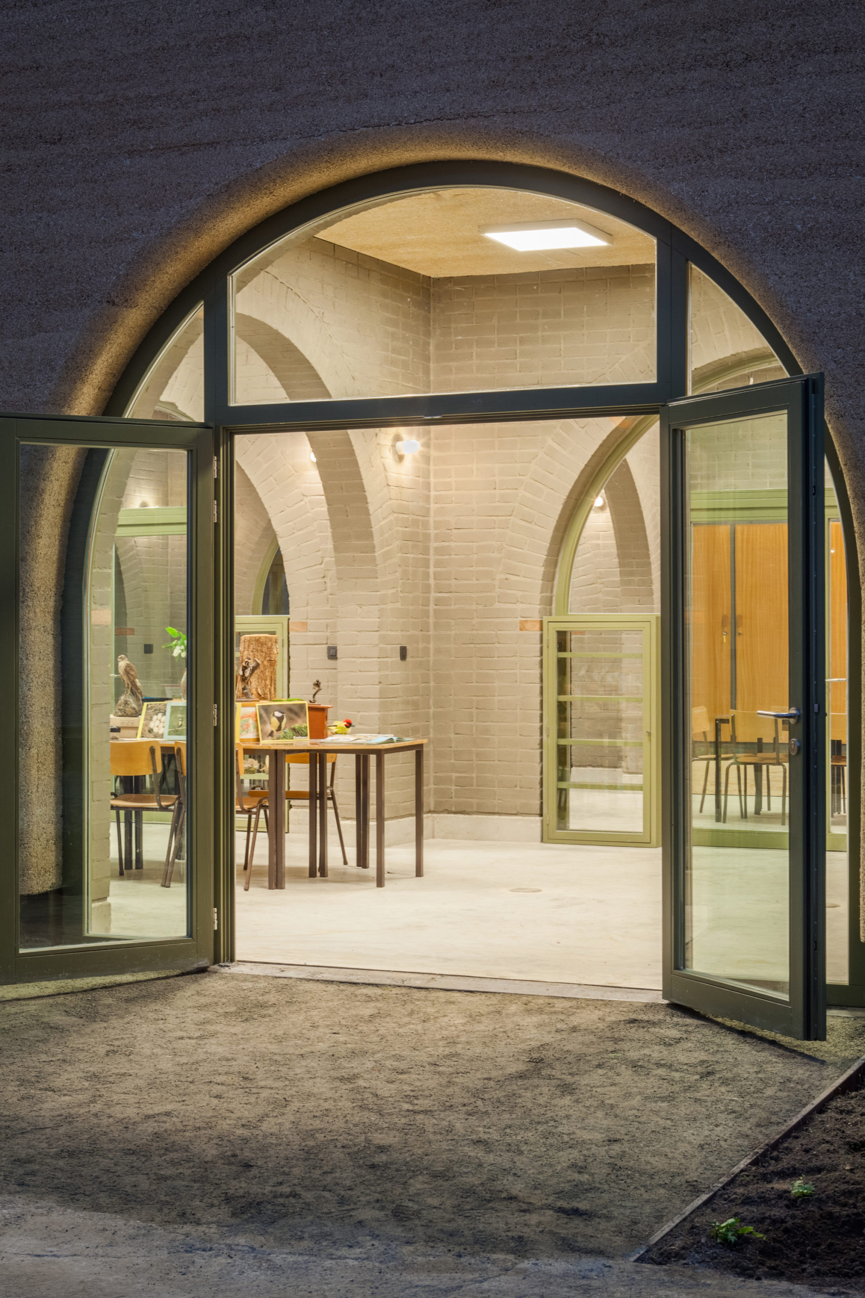 Arched natural interior space